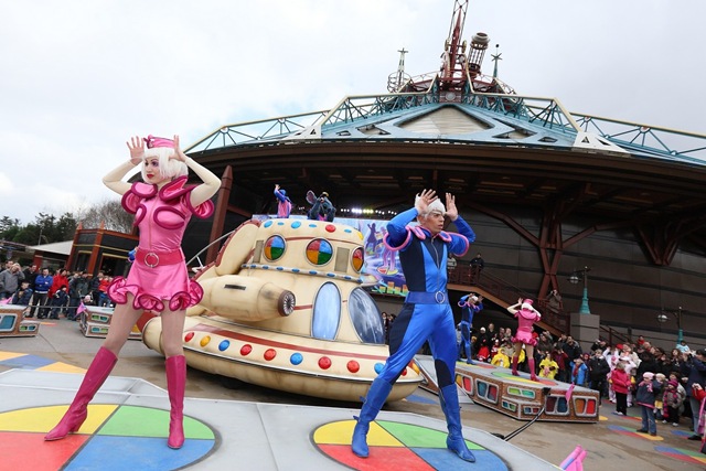 [Mickey_Fete_Magical_Party19[3].jpg]