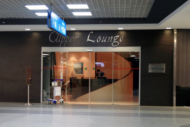 [Image: Kingfisher%27s%20clipper%20lounge%20at%20Mumbai.jpg]