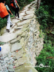 – 穿过一段石板铺就的山路 – 穿过一段石板铺就的山路