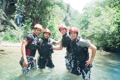 Toño, Richi, Misas y Yo en un break dentro del recorrido