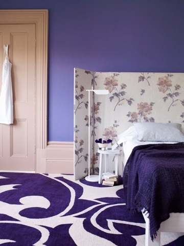[polly wreford purple bedroom swirl rug screen uphostered headboard large baseboards[4].jpg]