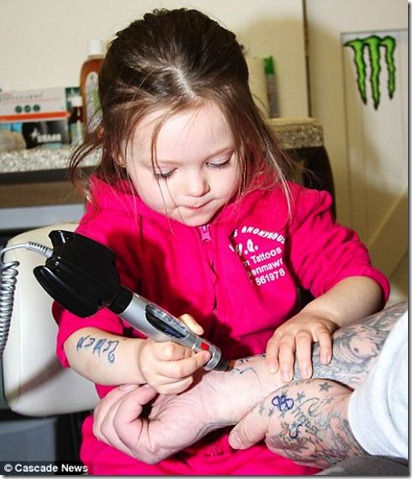 youngest-tattoo-artist youngest-tattoo-artist