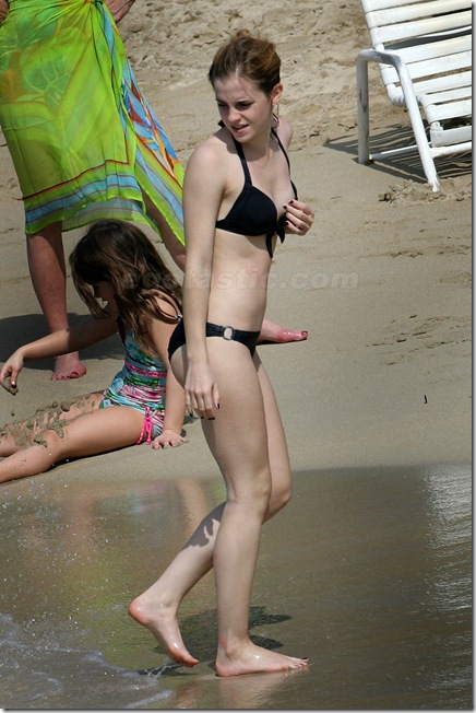 emma_watson_bikini_014 emma_watson_bikini_014