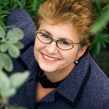 [gillian_headshot_foliage[3].jpg]