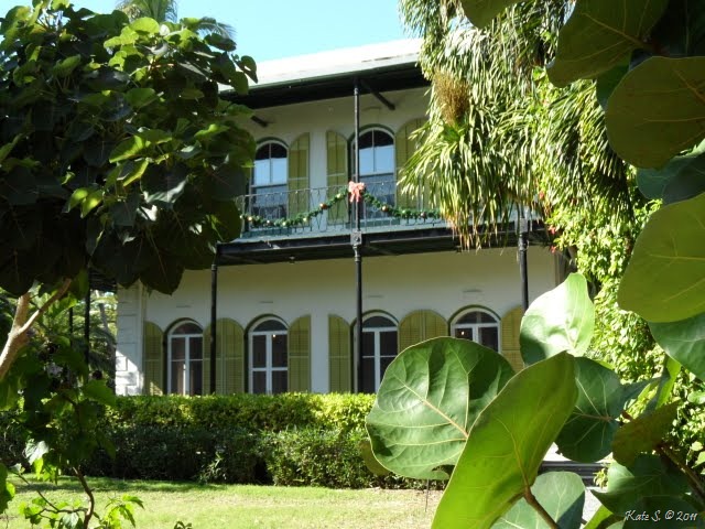 [hemingway house[19].jpg]