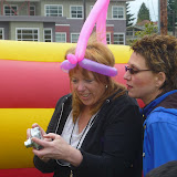 Donna showing Lisa pictures