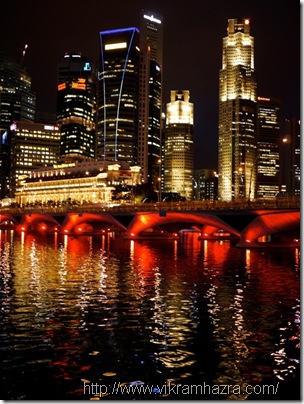 Singapore_Esplanade_colors_lights