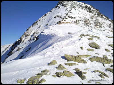 Varful Bucura II (2370 m ) sau Vf Custura Bucurei Varful Bucura II (2370 m ) sau Vf Custura Bucurei