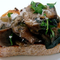 Crostini with Mushrooms, Prosciutto, and Blue Cheese