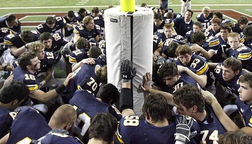 [Fall football[3].jpg]