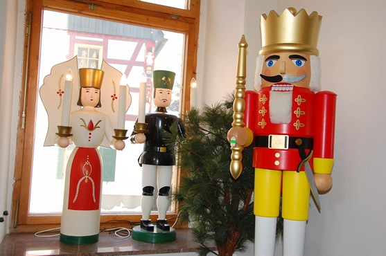 nutcracker miner wife