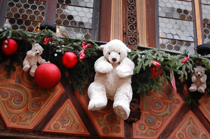 [windowdecor33.jpg]