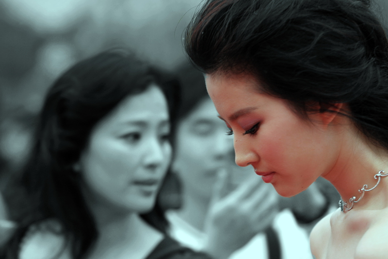 [www.liuyifei.org_20080418_a4f49911861e7b0cd04cNzOPEWrdHKyy.jpg_20080418_5ea3d0c1081547de0e54LoPXoIAOetqf.jpg]