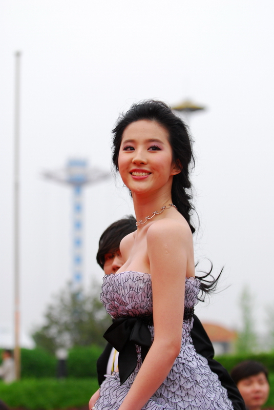 [www.liuyifei.org_20080418_bab0ad6172d6f095a9e8B5iu2OeZ2wxJ.jpg_20080418_15a061e93a3581e589ddgn2BKtMZJVjQ_000.jpg]
