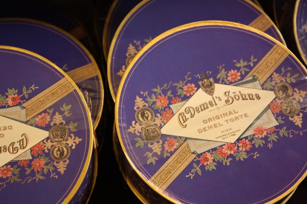 [demel23[6].jpg]