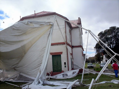 Un tornado azotó y tiró abajo las carpas de la Fiesta de los Sabores Criollos, 5 días antes del comienzo