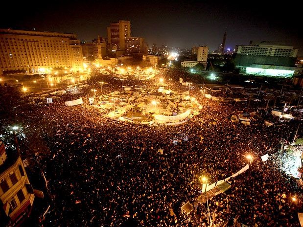 [a praça iluminada[2].jpg]