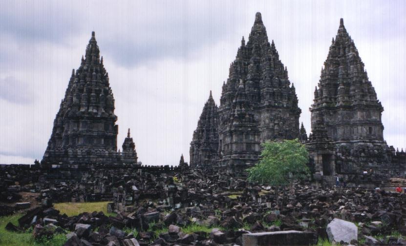 [indonesia_yogyakarta_prambanan1[3].jpg]