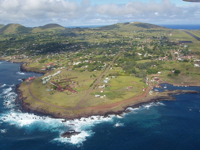 [easter-island-1[6].jpg]