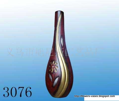 Flowers vases:vases-15401