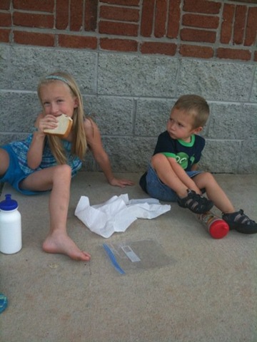 [lunch break[5].jpg]