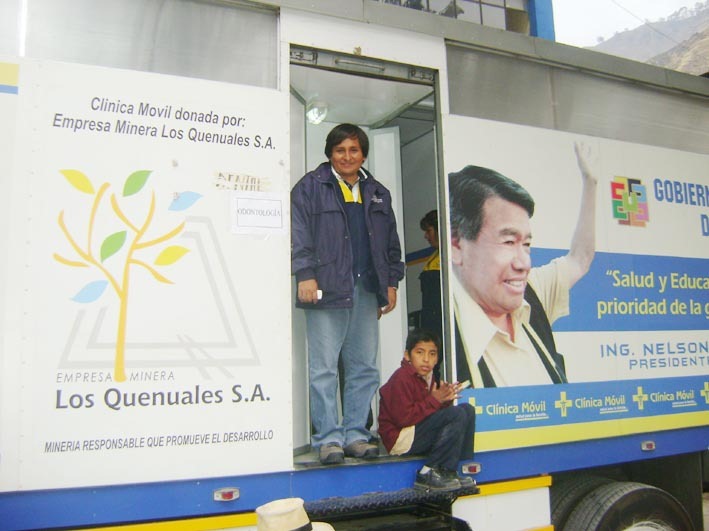 [EL DIRECTOR DE LA RED DE SALUD DE HUAROCHIRÍ, DR. JAVIER OSORIO OSORIO EN LA CLÍNICA MÓVIL[8].jpg]