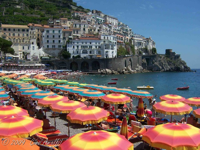 [Ciao Amalfi Coast Blog Beach Umbrellas[7].jpg]