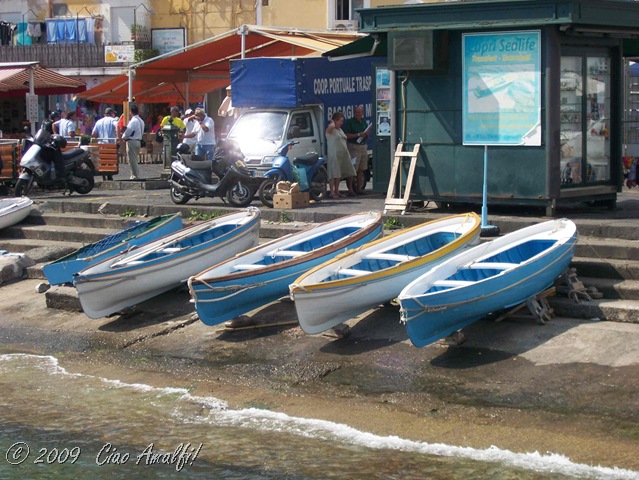 [CiaoAmalfiCoastBlogBlueBoatsCapri9.jpg]