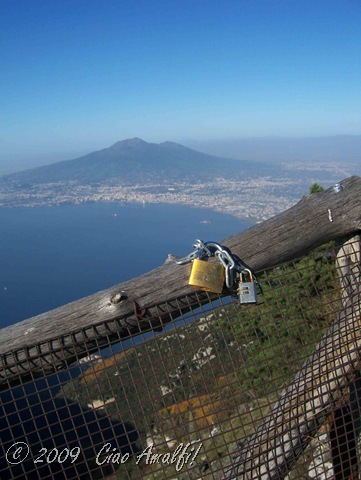 [CiaoAmalfiCoastBlogLoveLocksVesuvius.jpg]