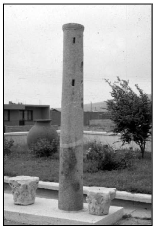 The column from an unidentified structure at Ilios, the Trojan capital, represents the same Late Bronze Age style found in the clean, monumental architecture of Atlantis. Troy Museum, Cannikale, Turkey.