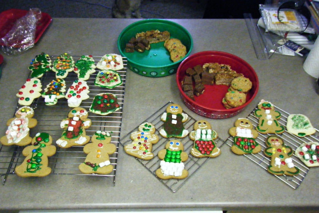 [12-23-2010 Christmas cookies[3].jpg]
