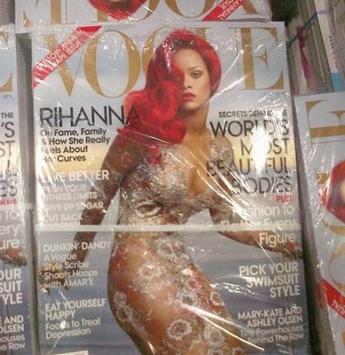 [Rihanna-Vogue-Magazine-Cover-April-2011-Photo[11].jpg]