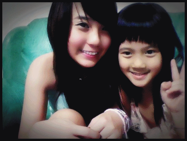 [me-and-my-sister2.gif]