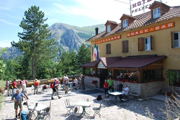 1-Hotel Fel. 1-Hotel Fel.