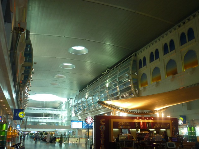 [Dubai airport (12)[3].jpg]