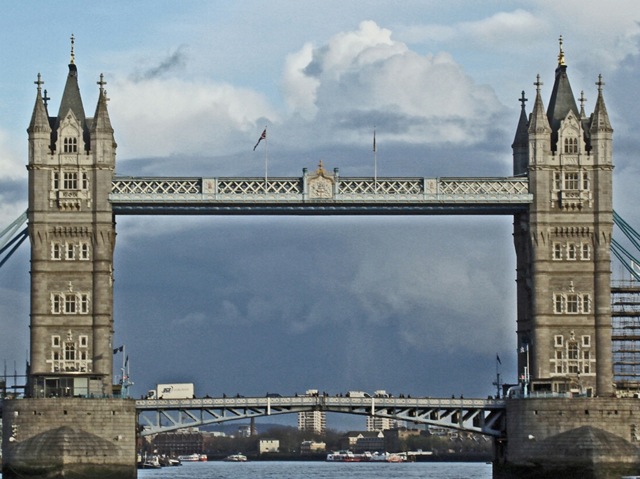 [london 272_edited-5[6].jpg]