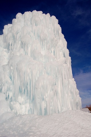 [midwayicecastle192.jpg]