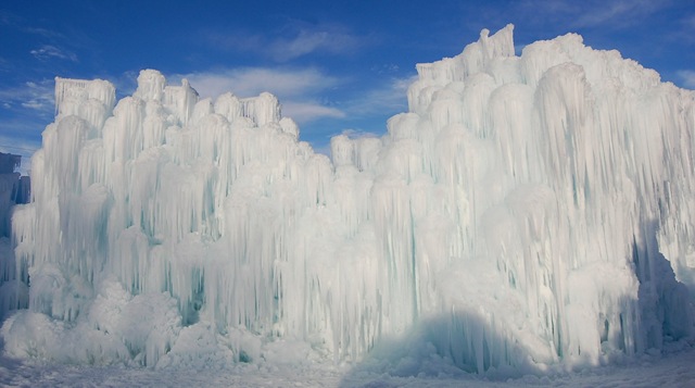 [midwayicecastle122.jpg]