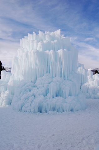 [midwayicecastle472.jpg]