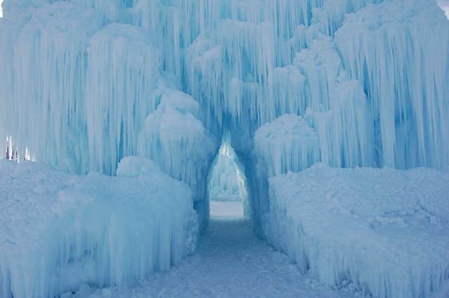 [midwayicecastle572.jpg]