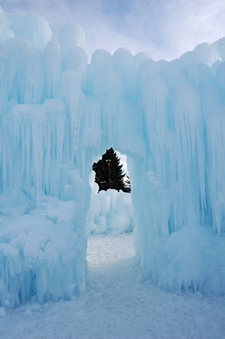 [midwayicecastle442.jpg]