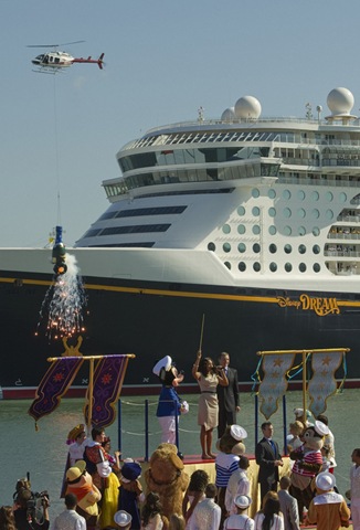 [Disney Dream Christening Ceremony13[3].jpg]