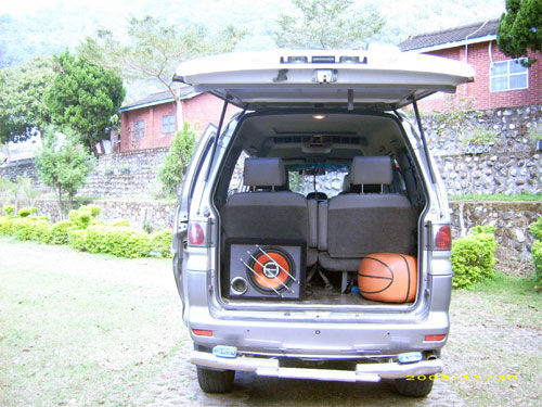 中華汽車:7人座自用廂型小客車 中華汽車:7人座自用廂型小客車