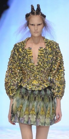 [648D466AB6B97C01_2562_3[3].jpg]