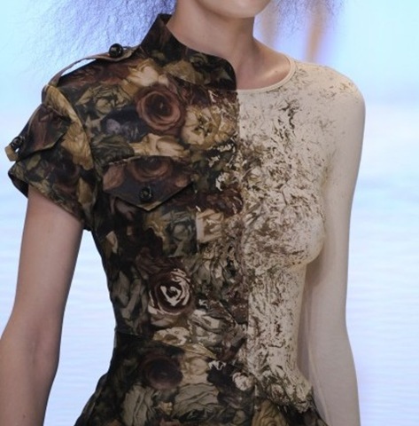 [648D466AB6B97C01_2562_8[4].jpg]