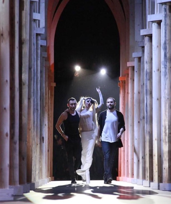 [Mugler - Gaga[5].jpg]