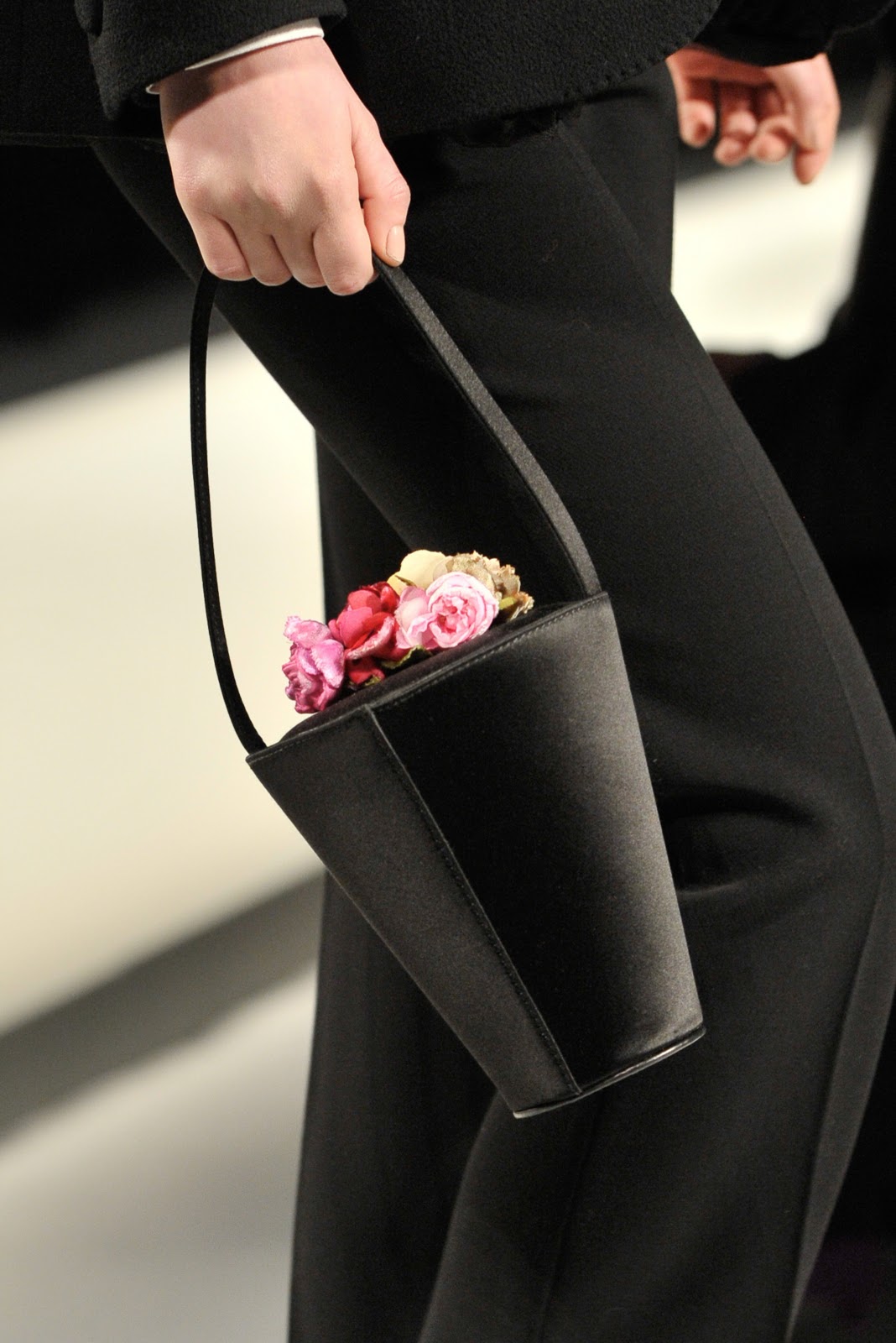 [Moschino - secchiello[3].jpg]