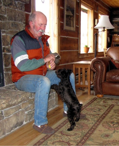 [Dad & Emmi play duck[3].jpg]