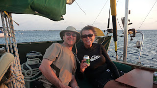 Ken & Brenda beim Sundowner.