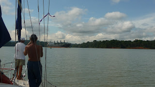 Auf dem Weg durch den Gatun Lake.